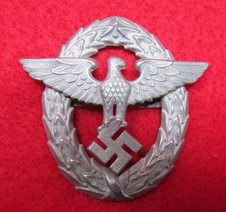  German WWII Early Pattern Police Cap Badge — image 2