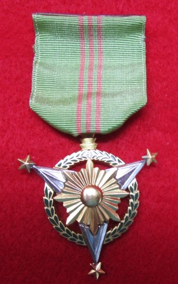  Philippines Military Merit Medal — image 2