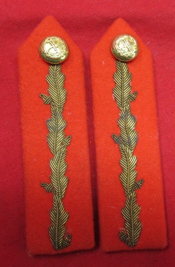  British WWII Era Brigadier Collar Tabs, Pair — image 2