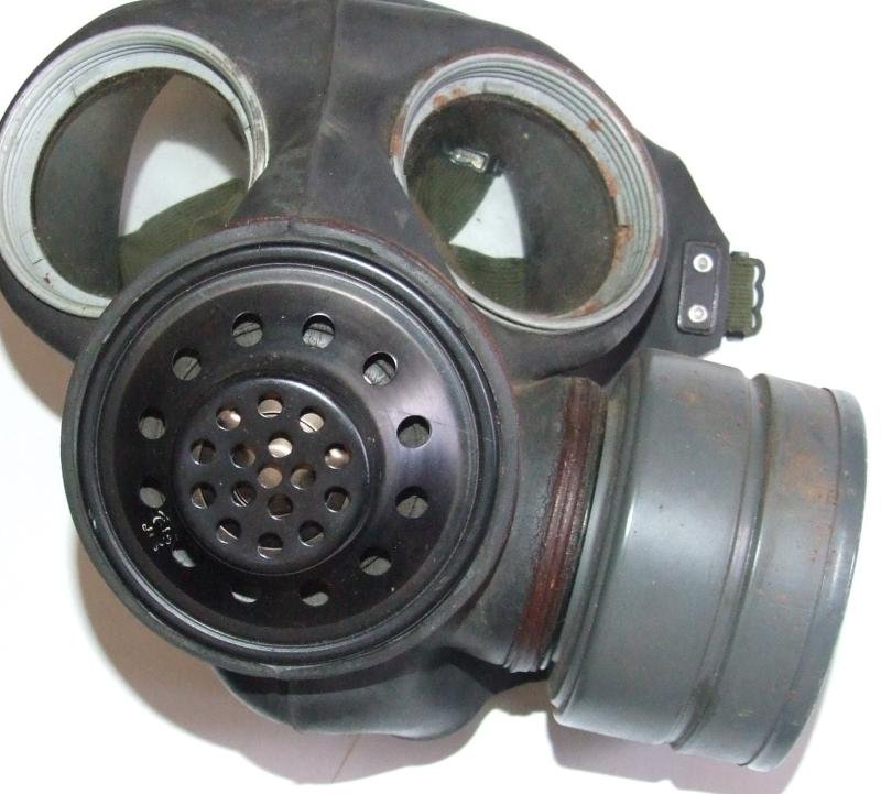 British Mk2 Gas Mask — image 3