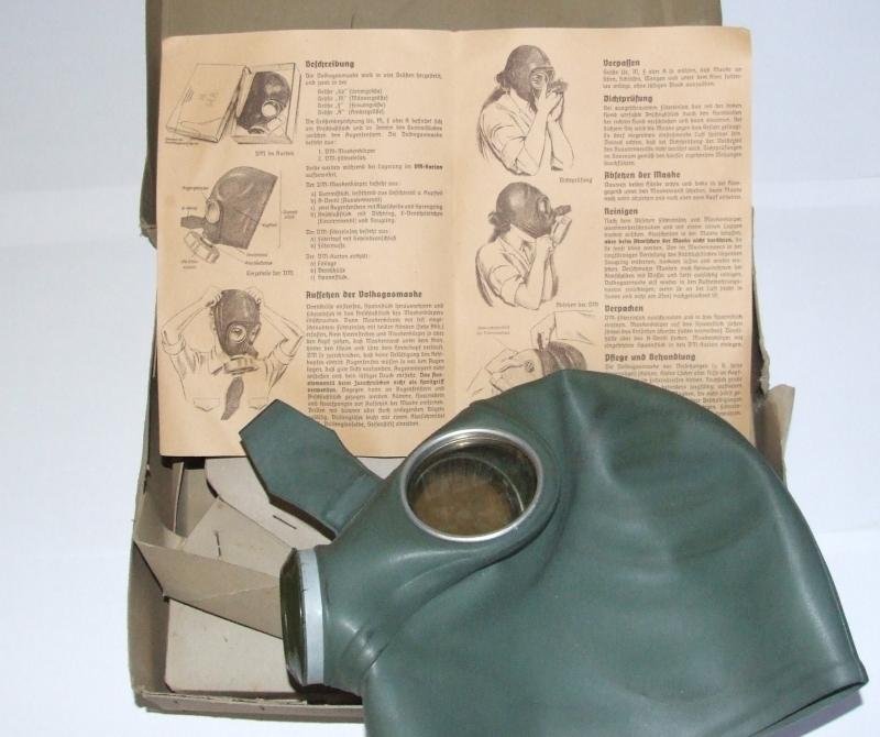 German VM37 Luftschutz Gas Mask - Complete — image 2