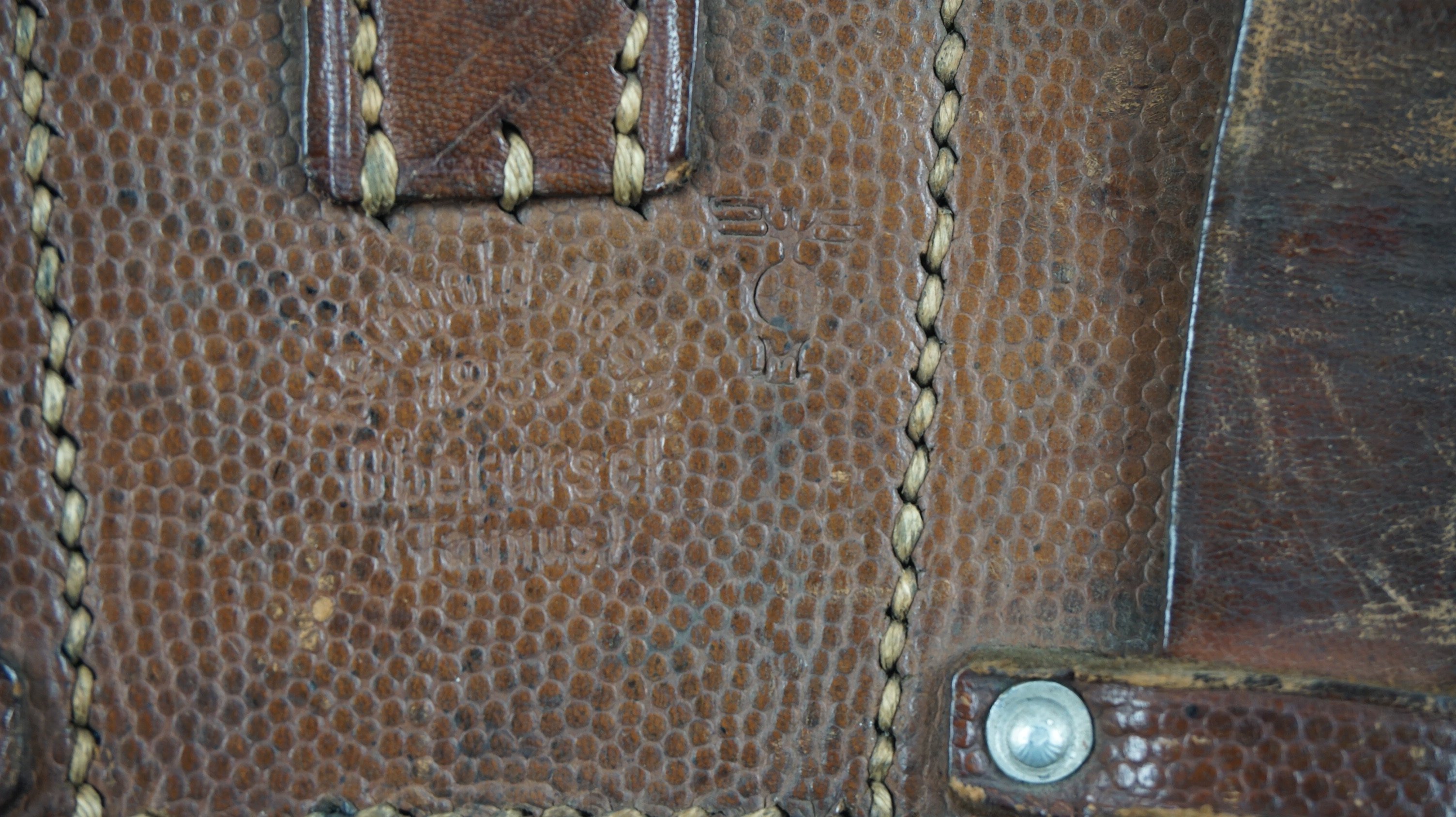 Kriegsmarine Brown K98 Ammo Pouch . — image 2