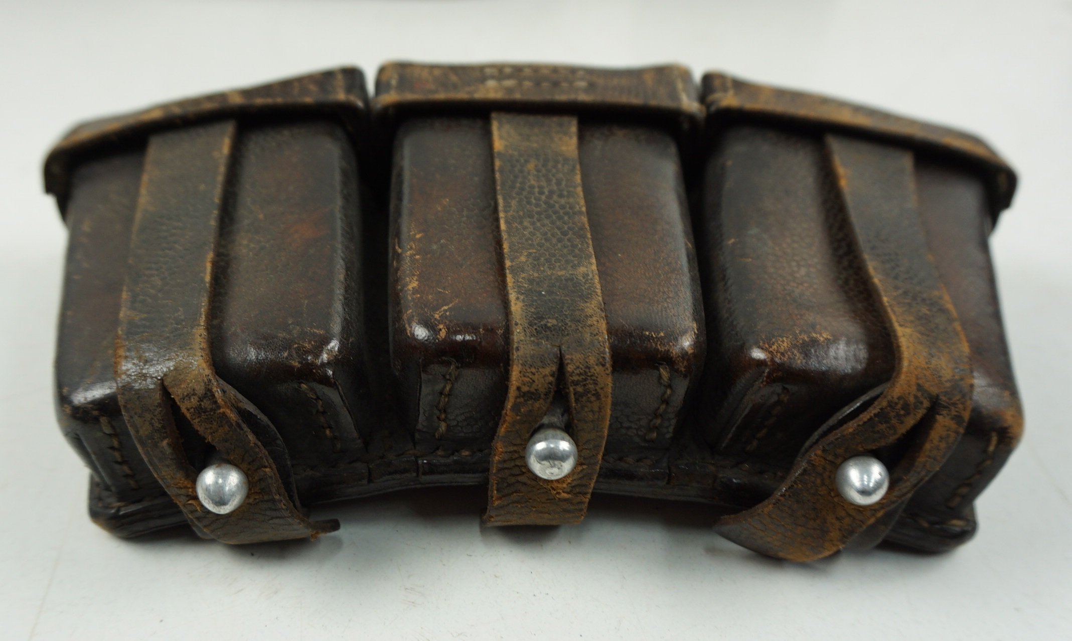 Kriegsmarine Brown K98 Ammo Pouch . — image 4