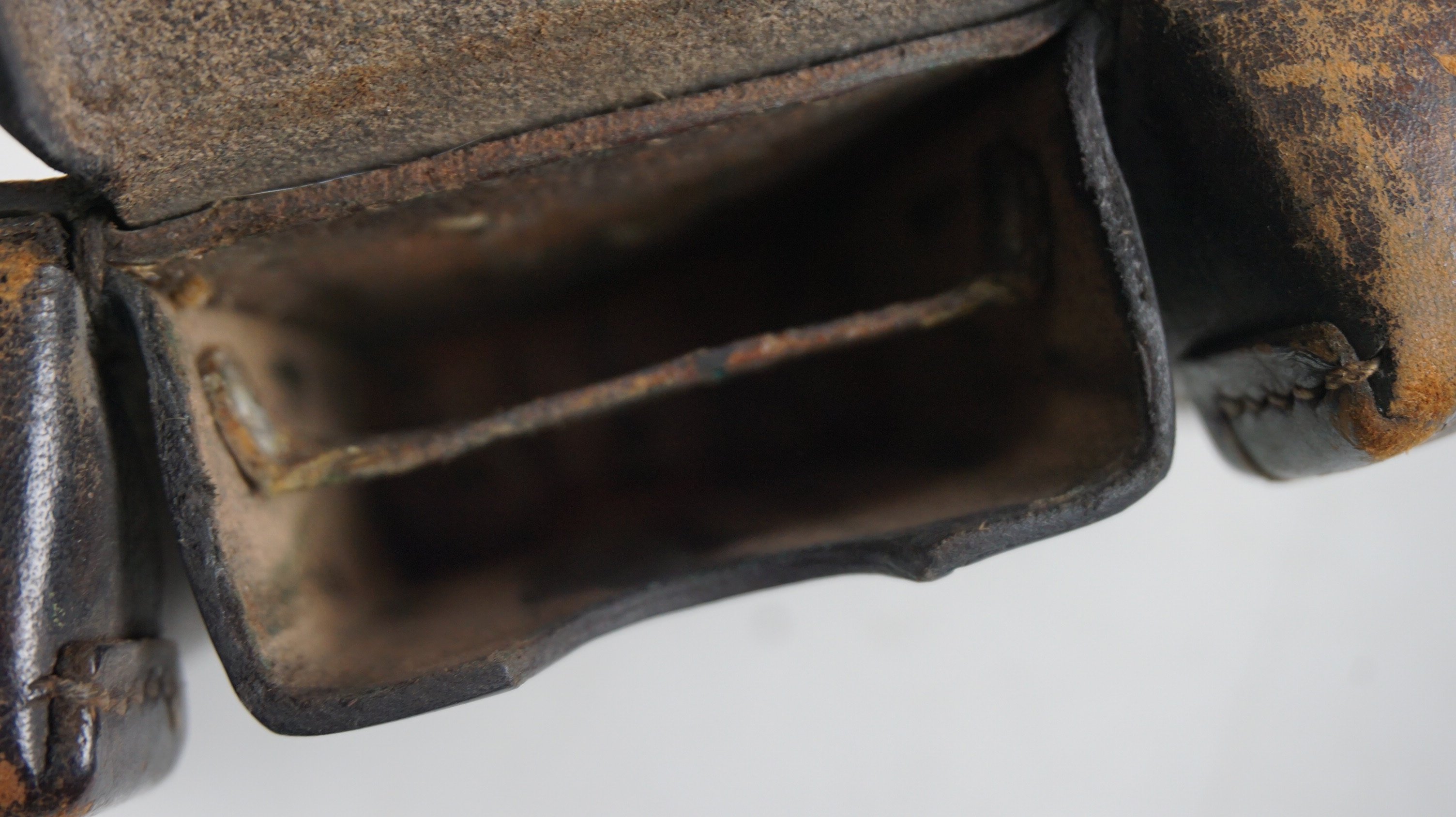 Kriegsmarine Brown K98 Ammo Pouch . — image 5