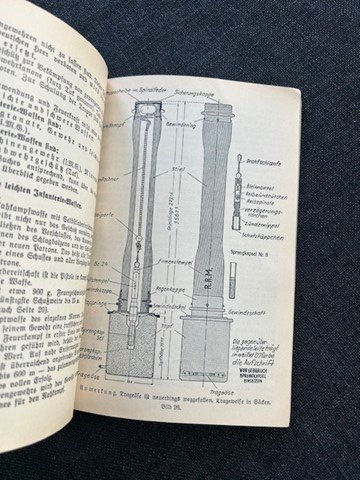 'Die Soldatenfibel' Instruction Booklet 1936 — image 2