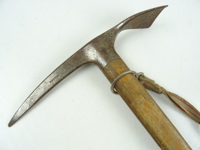 WEHRMACHT MOUNTAIN TROOPS (GEBIRGSJAGER) ICE/SKI AXE, — image 2