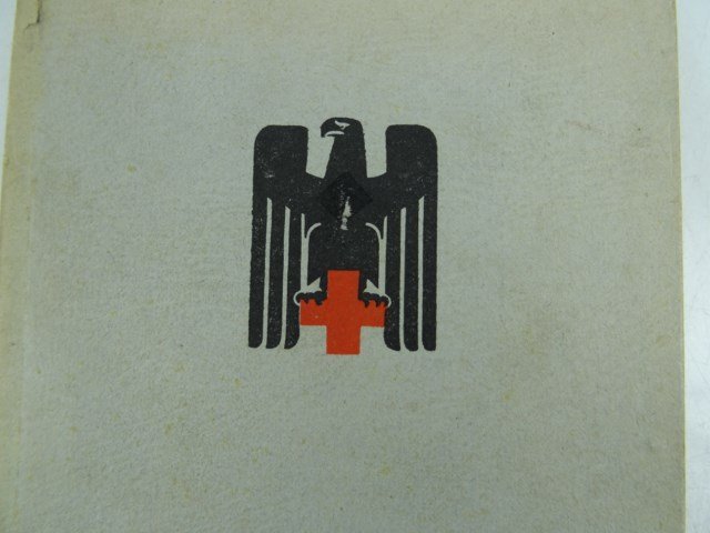 DRK Amtliches Unterrichtsbuch uber erste hilfe 1944, — image 2