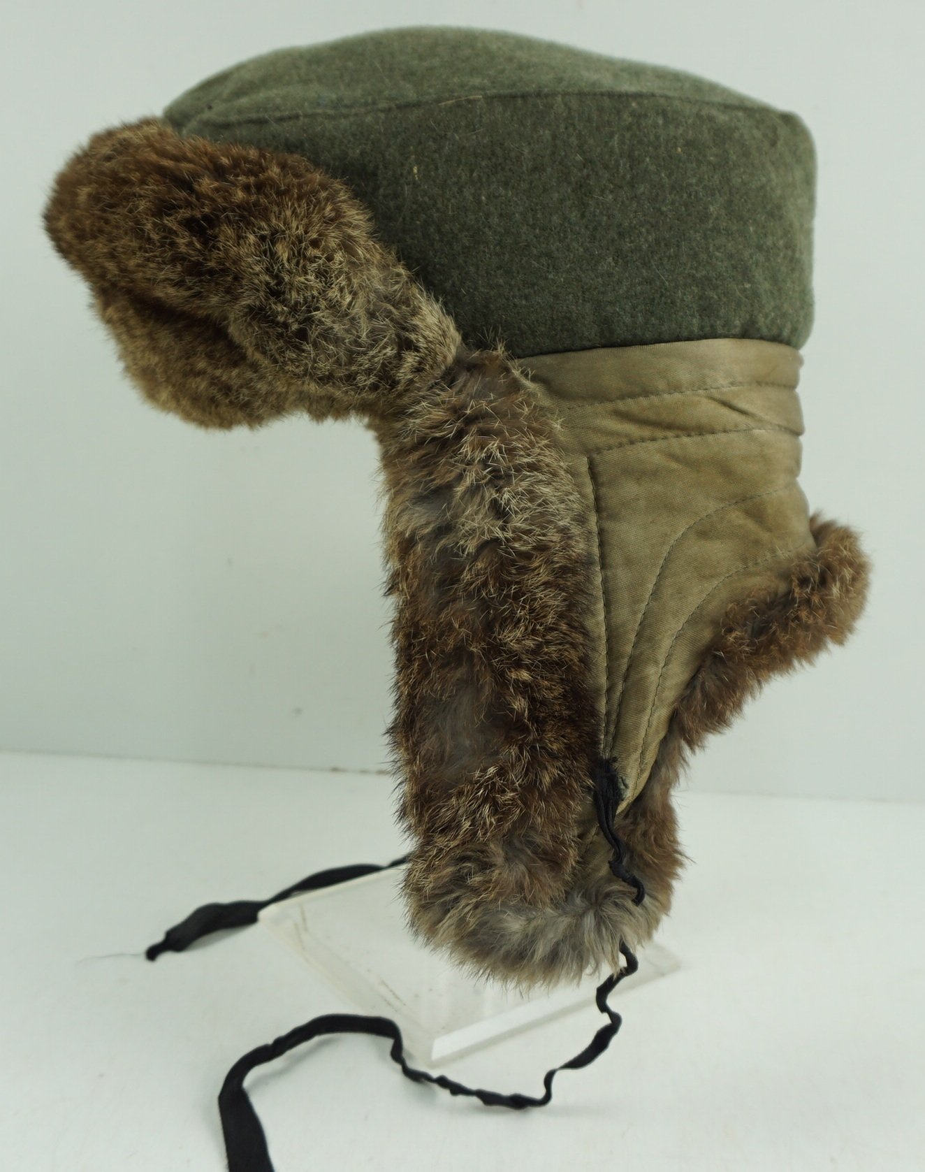 Wehrmacht Winter Fur Cap (Pelzmütze). With the orginal eagle . Size 55 and date 1943 — image 5