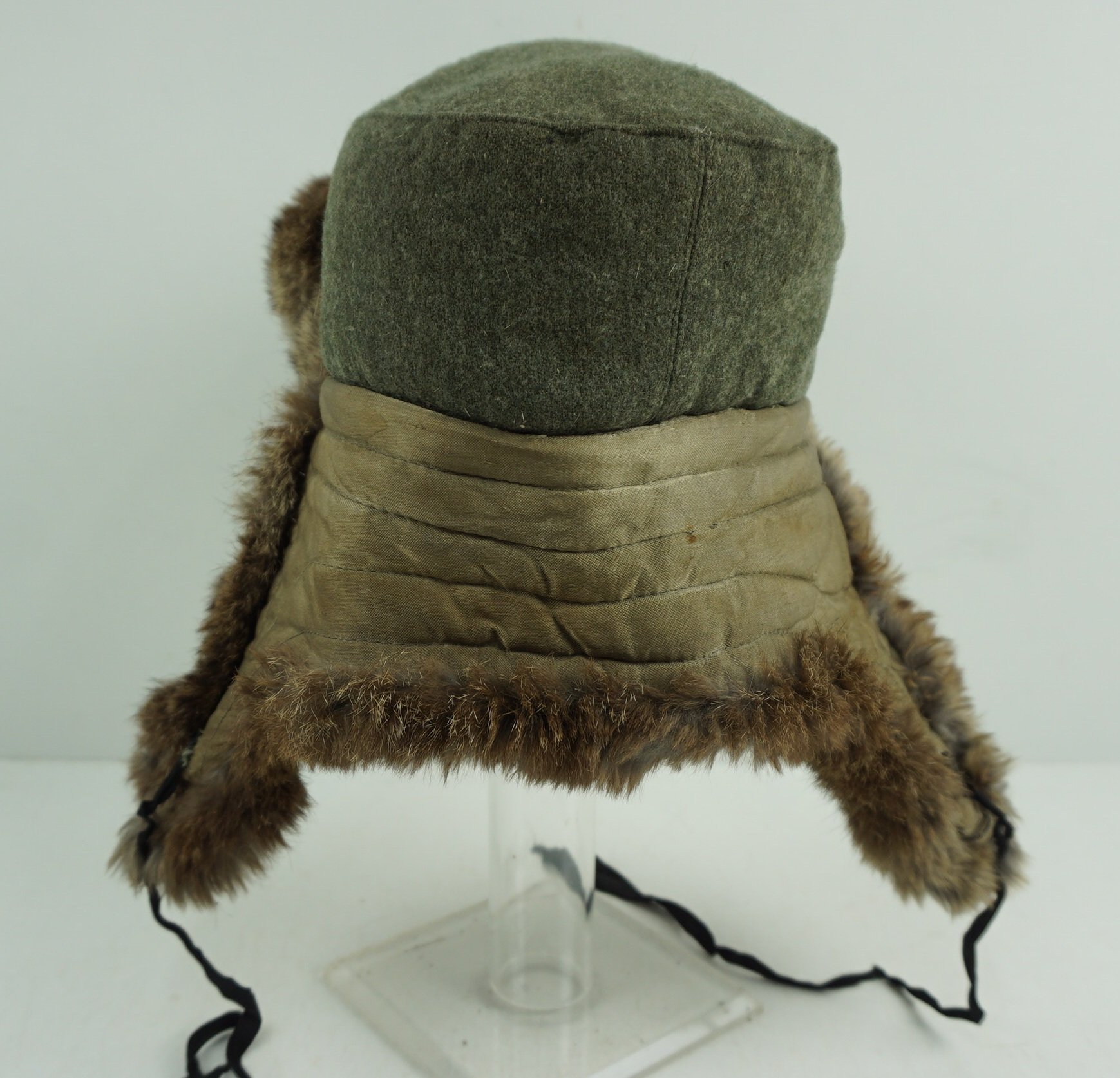 Wehrmacht Winter Fur Cap (Pelzmütze). With the orginal eagle . Size 55 and date 1943 — image 7