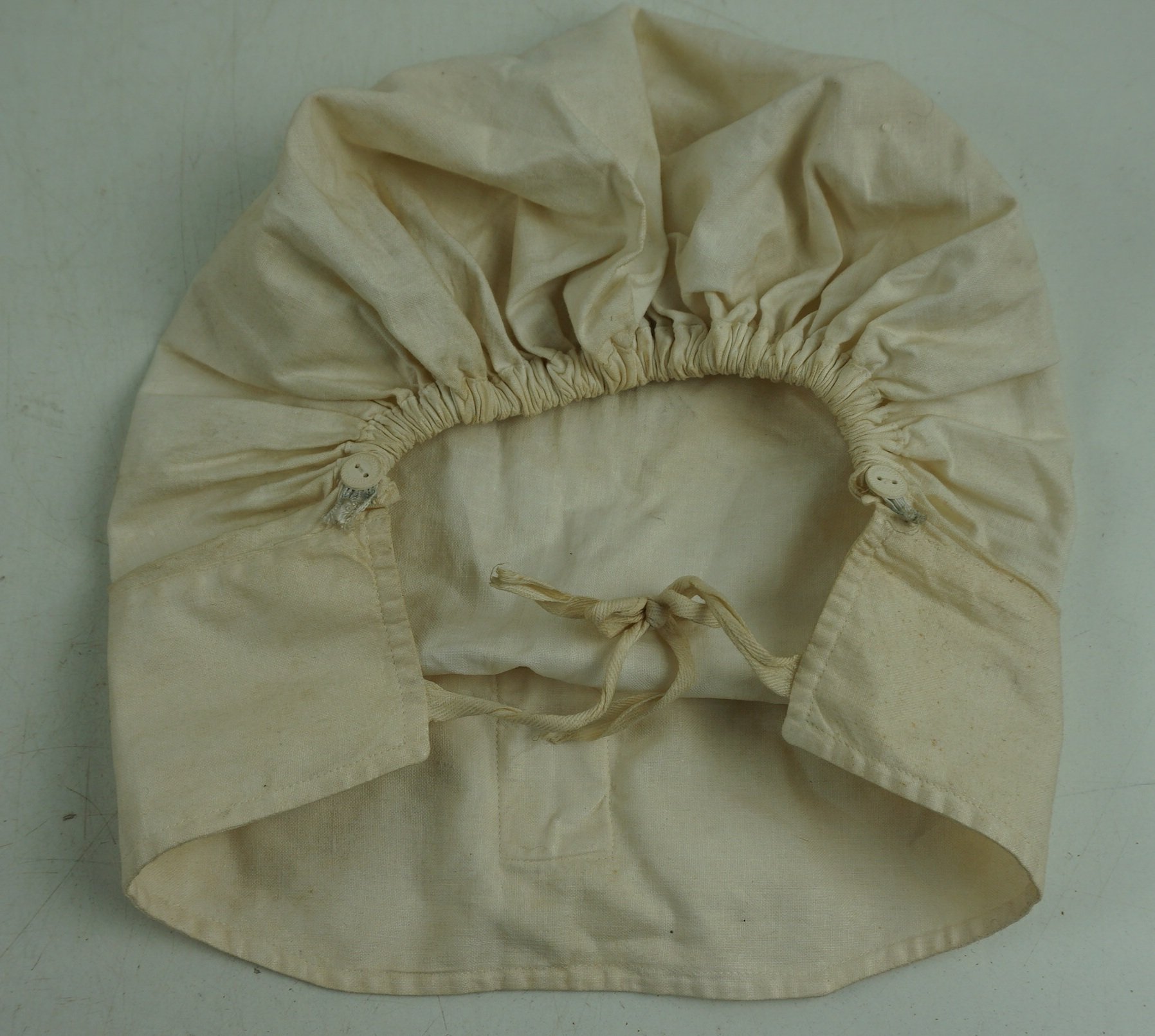 DRK Lot.'Schwesternhelferin' nurse helpers cap and papers'' — image 4