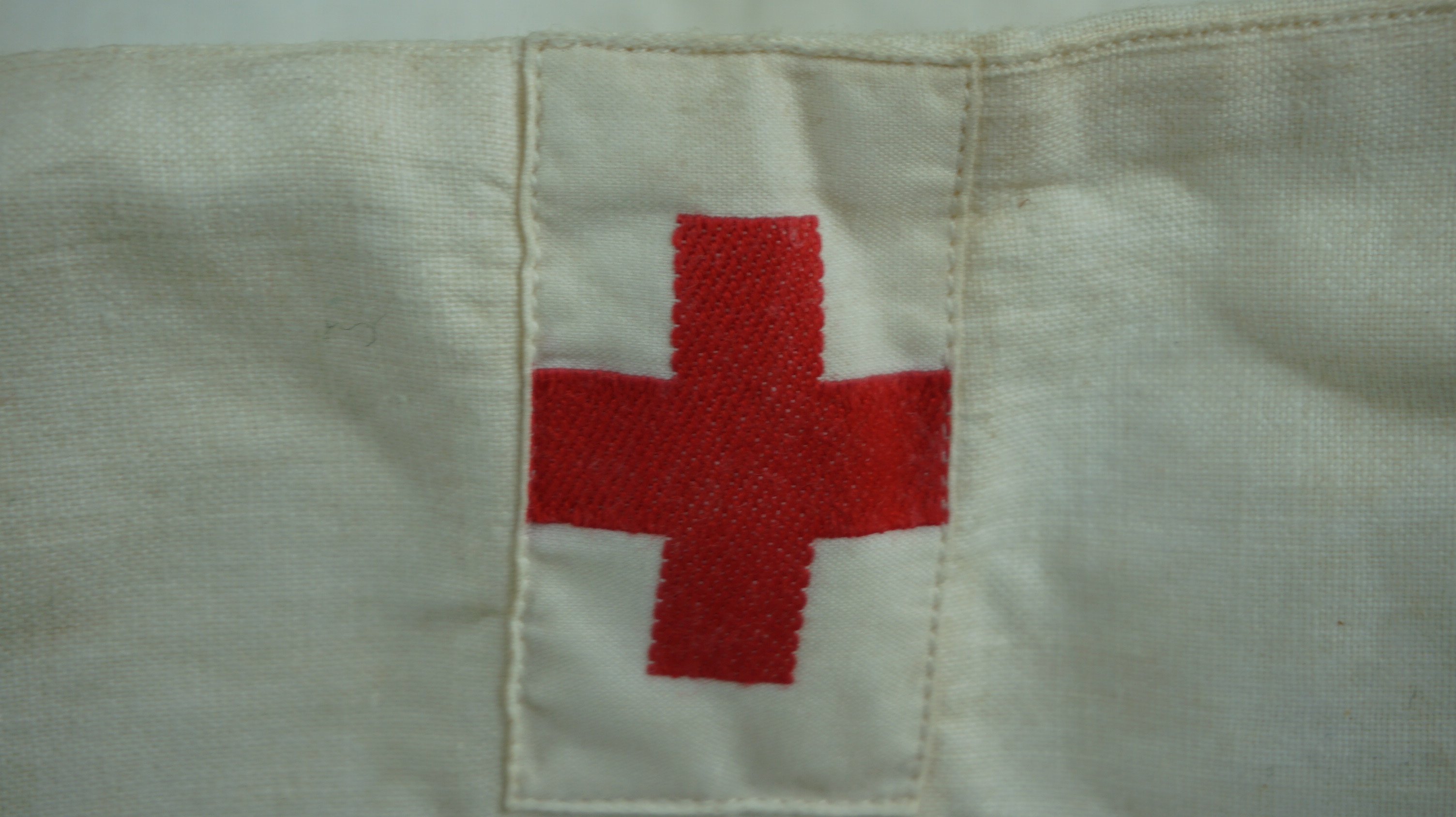 DRK Lot.'Schwesternhelferin' nurse helpers cap and papers'' — image 6