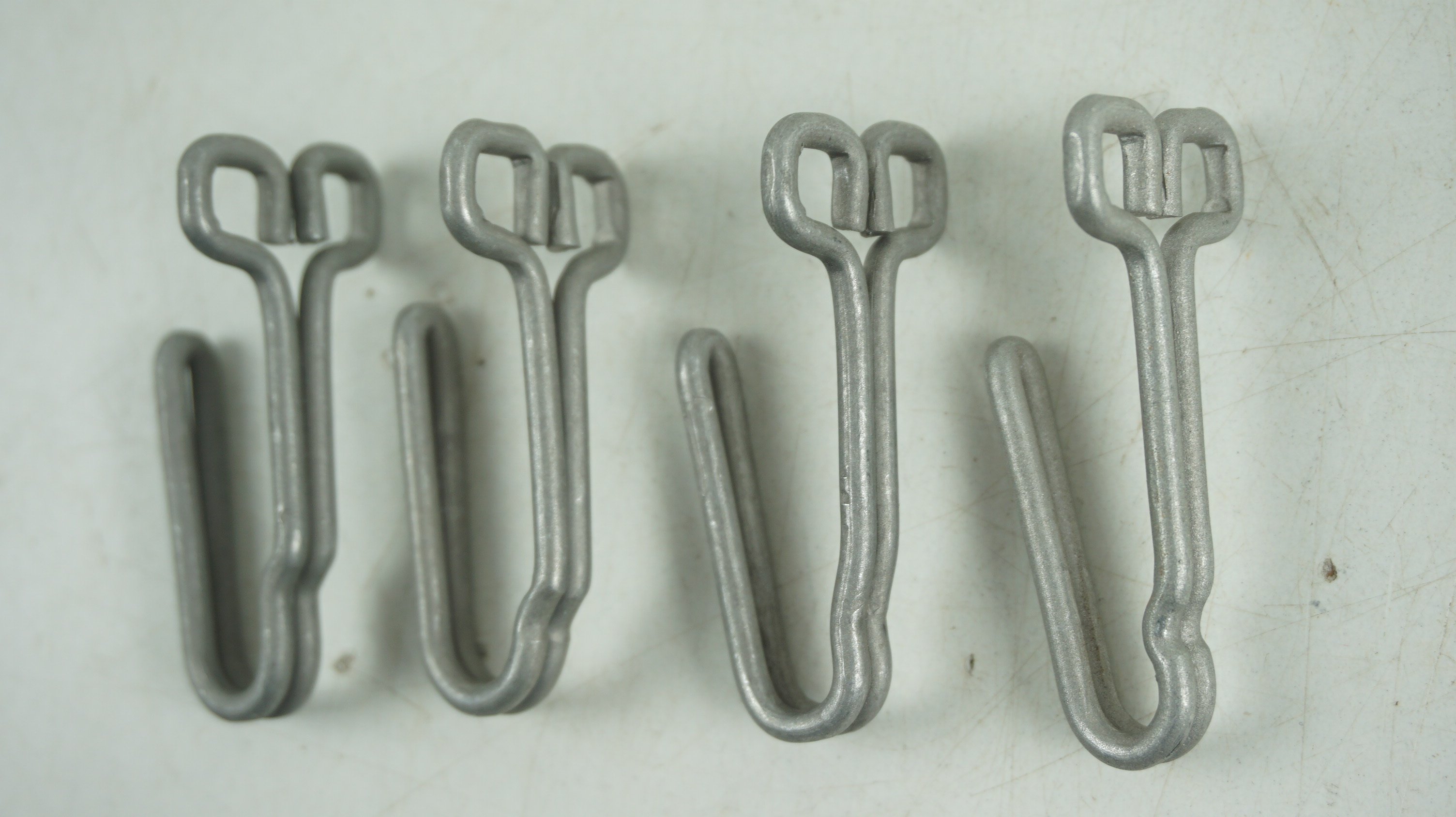 WEHRMACHT FOUR BELT SUPPORT HOOKS. — image 2