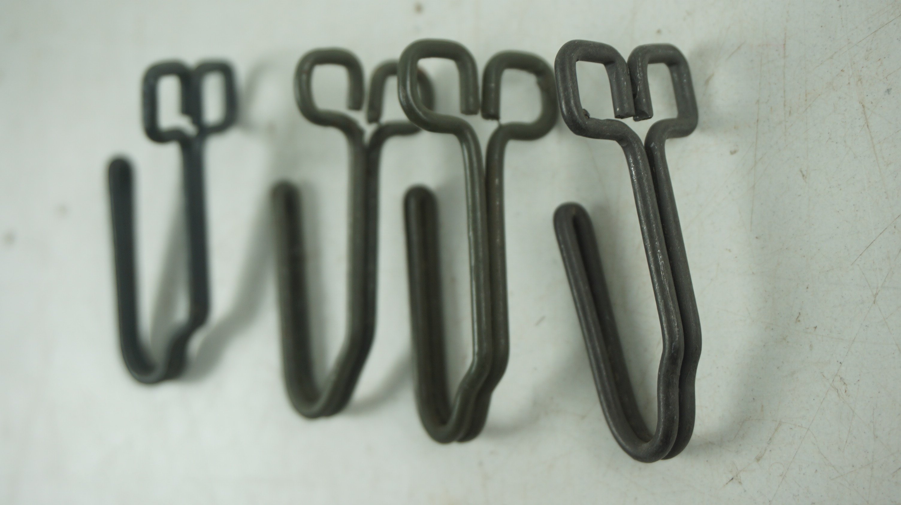 WEHRMACHT FOUR GREEN BELT SUPPORT HOOKS. — image 2
