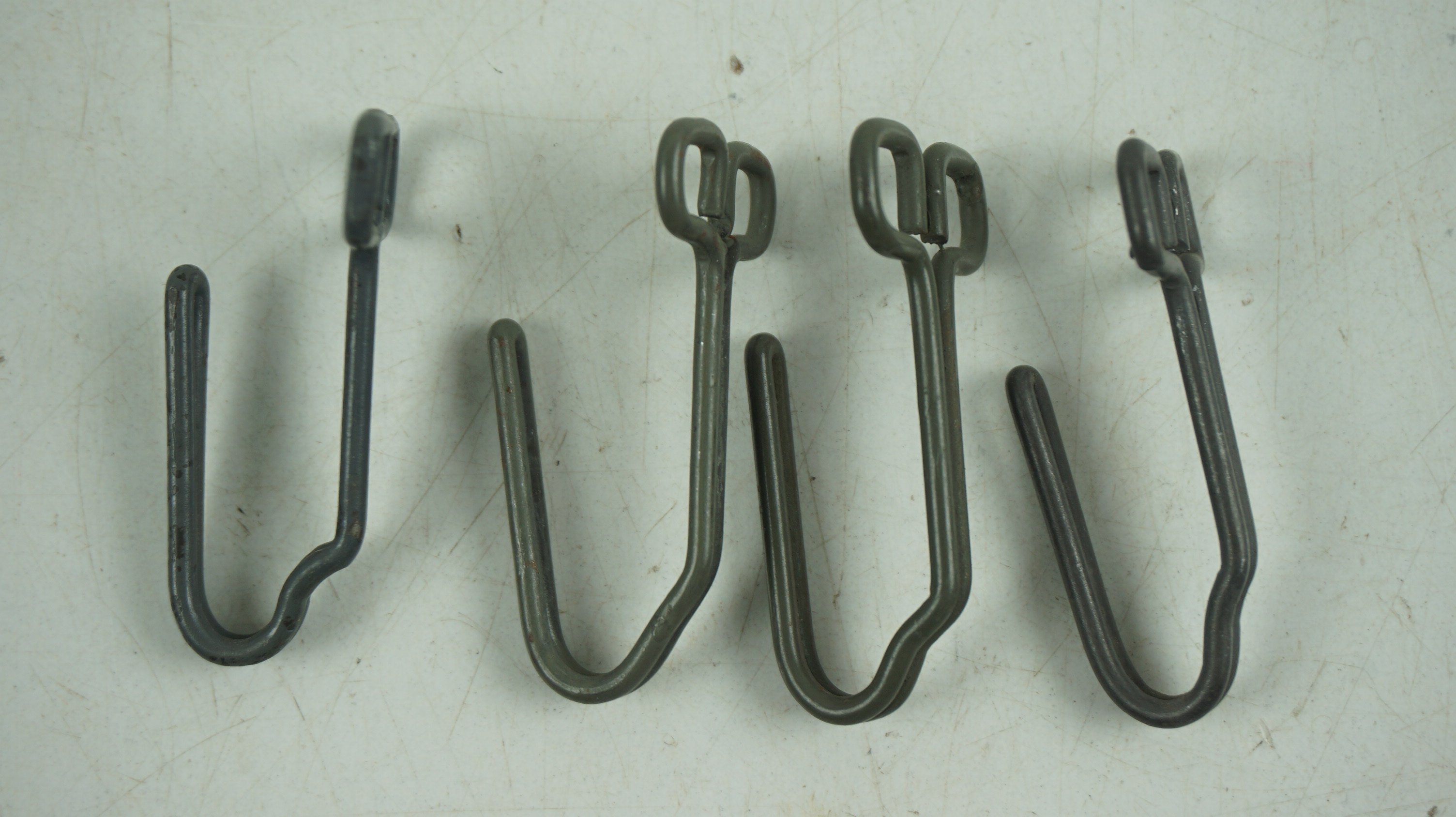 WEHRMACHT FOUR GREEN BELT SUPPORT HOOKS. — image 3