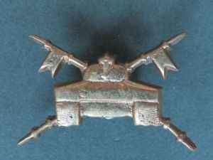 Pakistan Army 4th Armoured Cavalry Regiment Collar Badge
