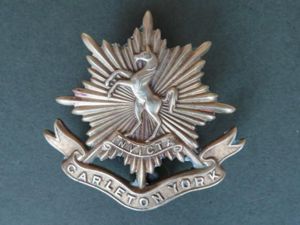 Canada WW2 Carleton & York Regiment Cap Badge
