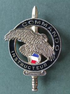 France C.N.E.C. COMMANDO INSTRUCTOR (Officer) Pocket Crest
