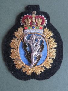 Canada Royal Canadian Corps of Signals Officers' Hat Badge
