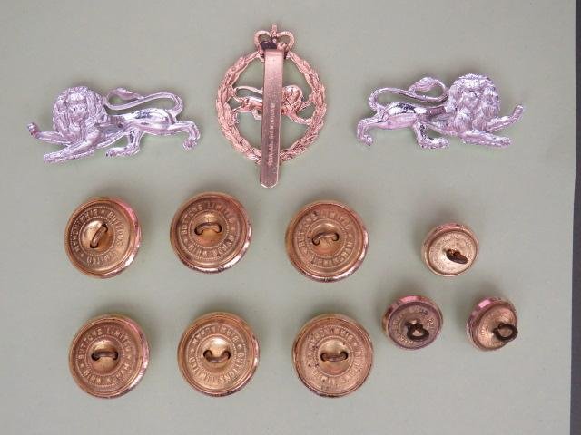 British Army The King's Own Border Regiment Cap & Collar Badges and Buttons — image 2