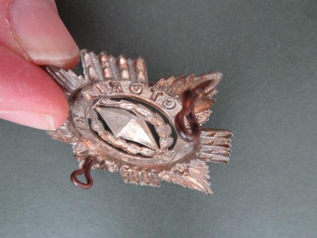 South African Army 1887-1896 Victoria Rifles Other Ranks Cap Badge — image 3