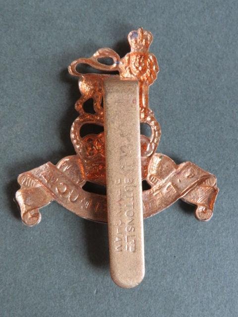 British Army EIIR Royal Army Pay Corps Cap Badge — image 2