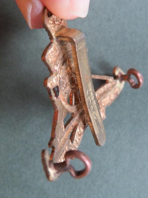 British Army 1947-1953 Royal Artillery Beret Badge — image 3