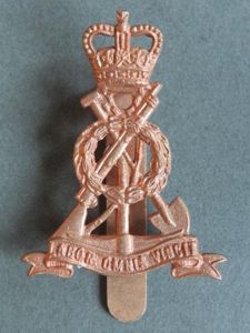 British Army EIIR Royal Pioneer Corps Beret Badge