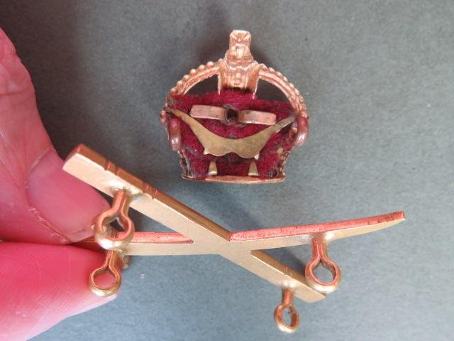 British Army Pre 1953 'Lieutenant General' Rank Badges — image 4