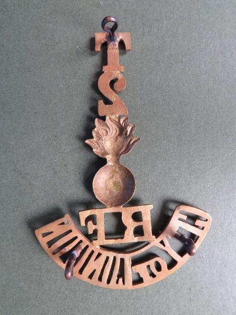 British Army 2nd 'CITY OF LONDON' (The London Regiment, Royal Fusiliers) Battalion Territorial Shoulder Title — image 2