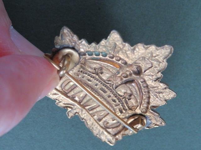 Canada WW1 'Overseas' General Service Cap Badge — image 3