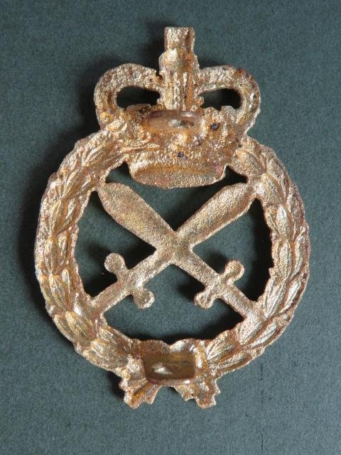 Australia Army Post 1953 Royal Australian Corps of Military Police Cap Badge — image 2
