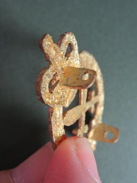 Australia Army Post 1953 Royal Australian Corps of Military Police Cap Badge — image 3