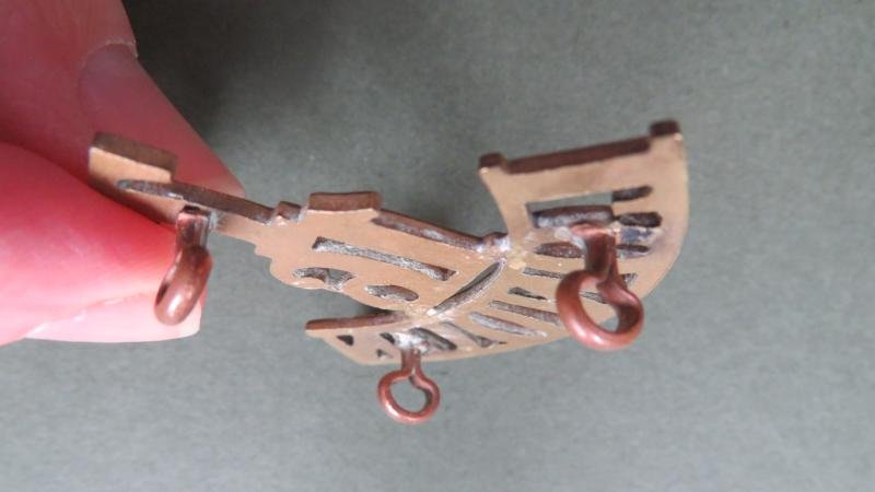 British Army 16th 'LONDON' (County of London ) Territorial Battalion (Queen's Westminster Rifles) Shoulder Title — image 3