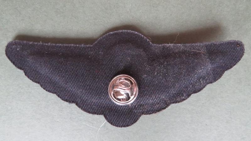 Canada Army 1969-1985 Pattern 'Active'' Parachute Wings with Metal Maple Leaf — image 2