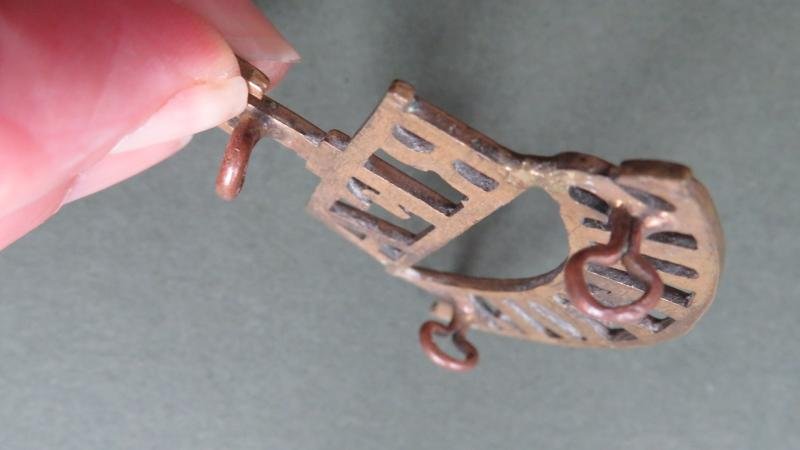 British Army WW1 Royal Field Artillery 'SUFFOLK' Territorial Shoulder Title — image 3