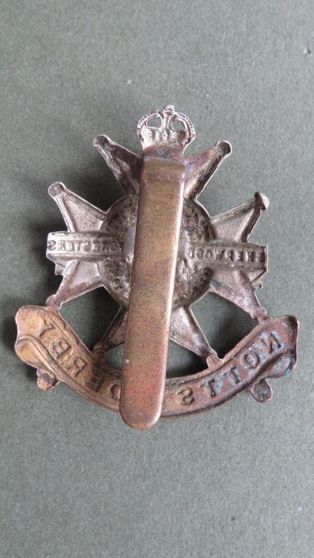 British Army Pre 1953 The Sherwood Foresters (Nottinghamshire & Derbyshire Regiment) Cap Badge — image 2