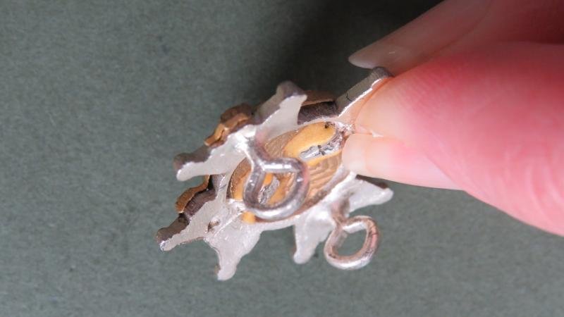 British Army The Sherwood Foresters (Nottinghamshire & Derbyshire Regiment) Officers' Collar Badge — image 3