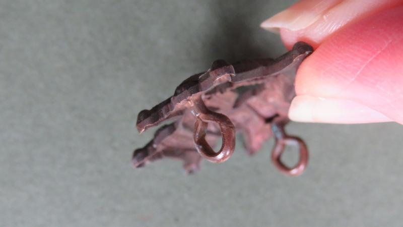 British Army The Sherwood Foresters (Nottinghamshire & Derbyshire Regiment) Officers' Service Dress Collar Badge — image 3