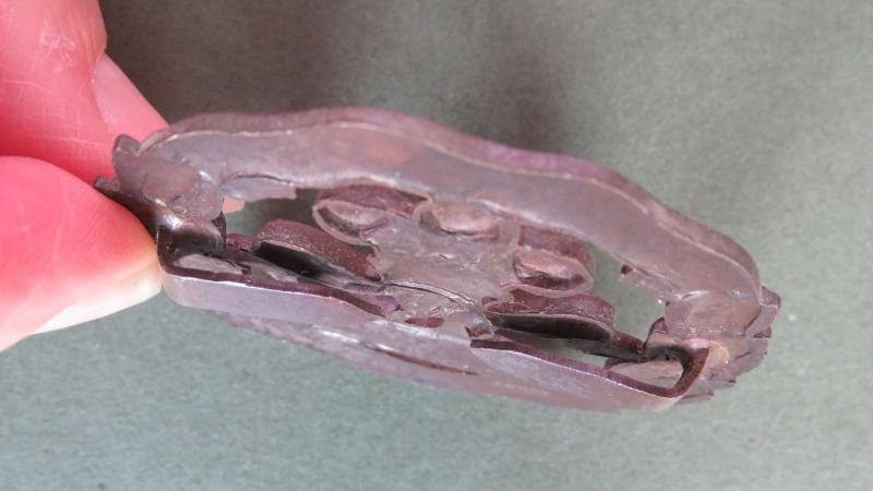 British Army The South Lancashire Regiment (The Price of Wales's Volunteers) Officers' Service Dress Cap Badge — image 3