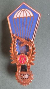 East Germany (DDR) Parachute Badge with 2500 Jumps Hanger