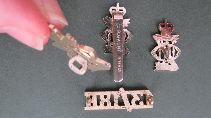 British Army The 13th/18th Royal Hussars Cap & Collar Badges & Shoulder Titles — image 3