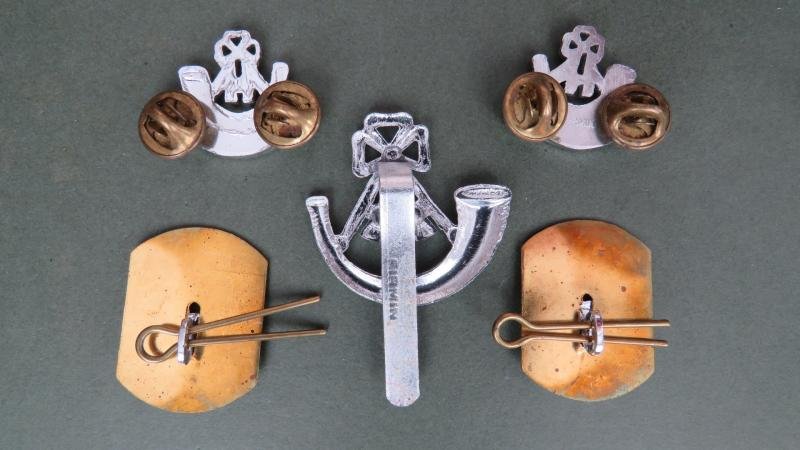 British Army The Light Infantry Cap & Collar Badges & Shoulder Titles — image 2
