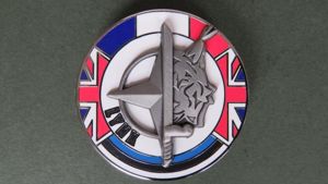 France Army / Foreign Legion 'Operation Lynx (Estonia), Pin Badge