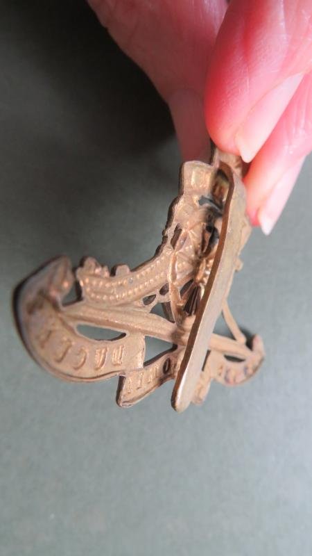 British Army Royal Artillery Pre 1953 Cap Badge — image 3