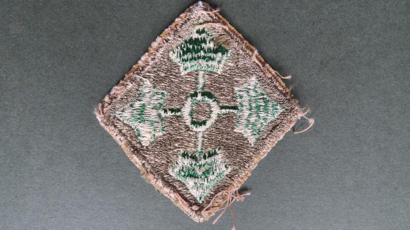 USA Army WW2 / 1950's 4 Division Formation Patch — image 2