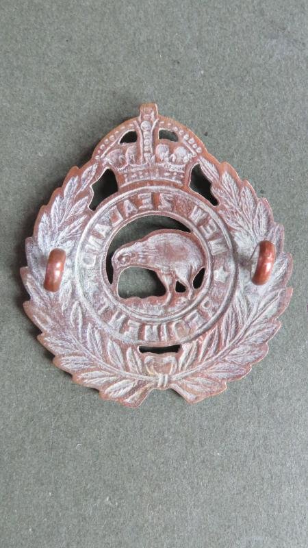 New Zealand Army The New Zealand Regiment Cap Badge — image 2