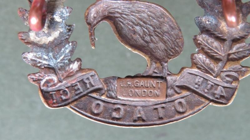 New Zealand Army WW1 Period The 4th Otago Rifles Regiment Cap Badge — image 4