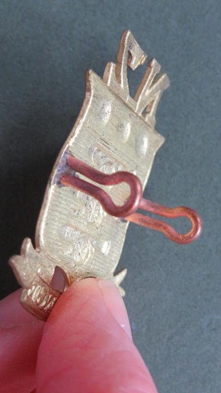 New Zealand Army Ordnance Corps Cap Badge — image 3