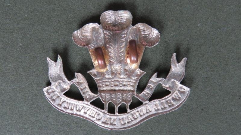 British Army Pre 1939 The Welsh Regiment Collar Badge — image 2