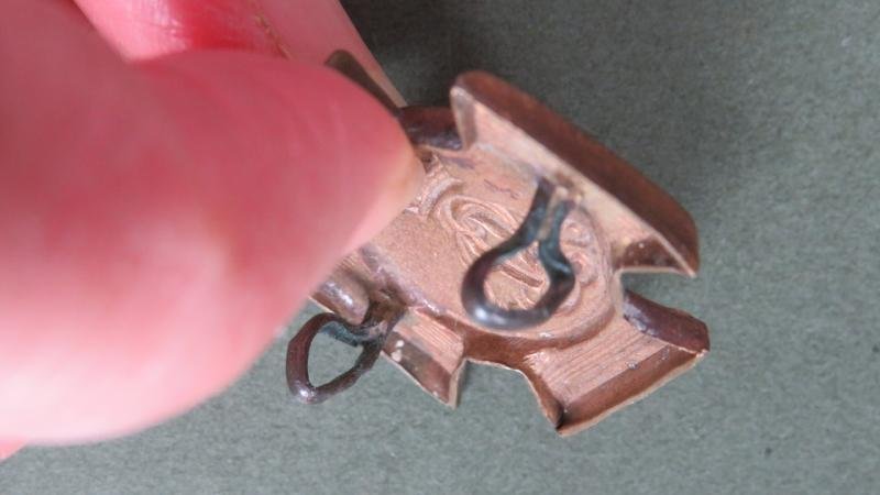 British Army 1881 Pattern The Wiltshire Regiment (Duke of Edinburgh's) Collar Badge — image 3